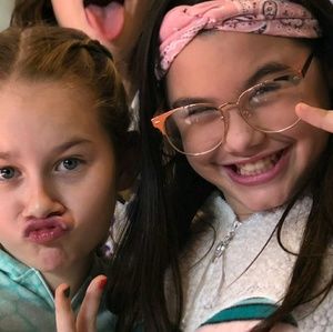 Meet your Posher, Abbi